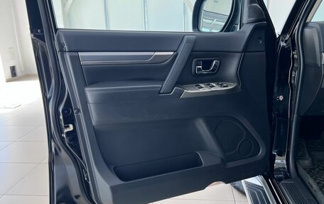 Mitsubishi Pajero IV, 2014 год, 2 970 000 рублей, 24 фотография
