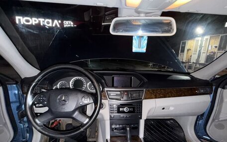 Mercedes-Benz E-Класс, 2010 год, 1 299 000 рублей, 5 фотография