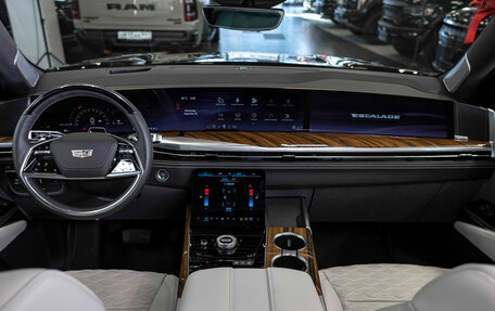 Cadillac Escalade V, 2025 год, 18 572 524 рублей, 29 фотография