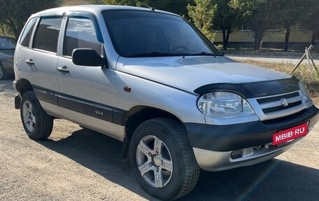 Chevrolet Niva I рестайлинг, 2004 год, 390 000 рублей, 2 фотография