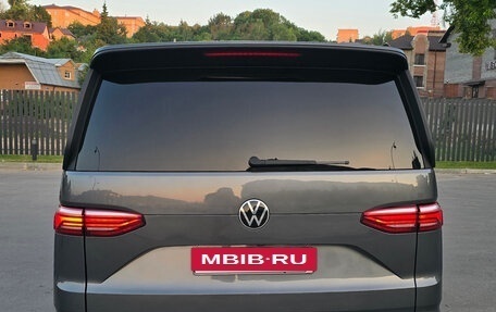 Volkswagen Multivan, 2022 год, 5 970 000 рублей, 4 фотография