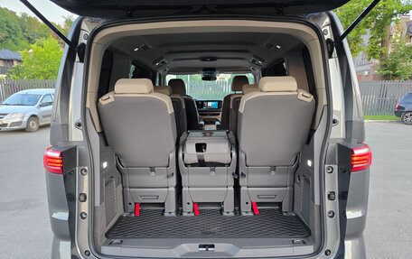 Volkswagen Multivan, 2022 год, 5 970 000 рублей, 15 фотография