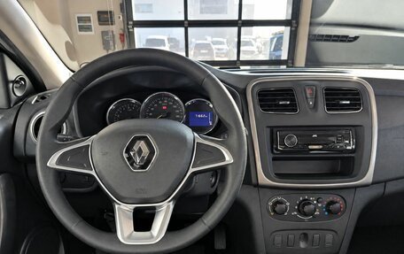 Renault Logan II, 2018 год, 949 000 рублей, 11 фотография