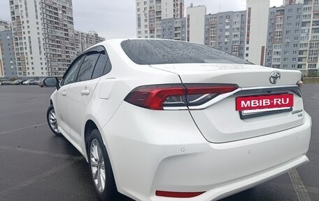 Toyota Corolla, 2022 год, 2 200 000 рублей, 3 фотография