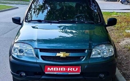 Chevrolet Niva I рестайлинг, 2015 год, 690 000 рублей, 1 фотография