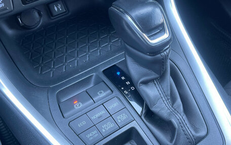 Toyota RAV4, 2019 год, 3 014 000 рублей, 20 фотография