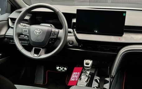 Toyota Camry, 2025 год, 3 970 000 рублей, 14 фотография