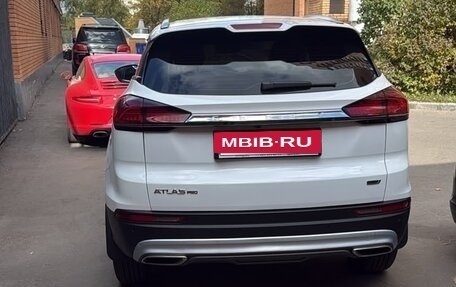 Geely Atlas, 2022 год, 2 300 000 рублей, 2 фотография