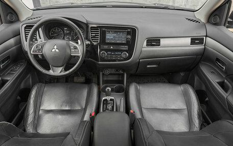 Mitsubishi Outlander III рестайлинг 3, 2012 год, 1 350 000 рублей, 8 фотография