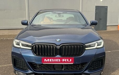 BMW 5 серия, 2020 год, 4 390 000 рублей, 2 фотография