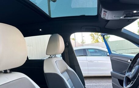 Volkswagen T-Roc I, 2019 год, 3 099 999 рублей, 11 фотография