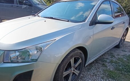 Chevrolet Cruze II, 2012 год, 599 900 рублей, 3 фотография