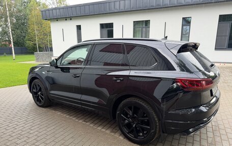 Volkswagen Touareg III, 2022 год, 8 050 000 рублей, 2 фотография