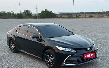 Toyota Camry, 2021 год, 3 175 000 рублей, 1 фотография