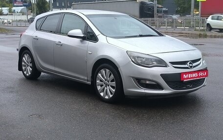 Opel Astra J, 2013 год, 460 000 рублей, 2 фотография