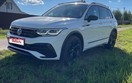 Volkswagen Tiguan II, 2021 год, 3 700 000 рублей, 2 фотография