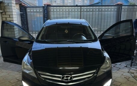 Hyundai Solaris II рестайлинг, 2014 год, 1 000 000 рублей, 6 фотография