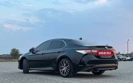 Toyota Camry, 2021 год, 3 175 000 рублей, 2 фотография