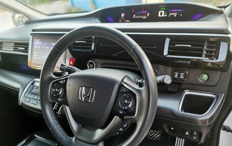 Honda Stepwgn IV, 2021 год, 2 055 000 рублей, 14 фотография