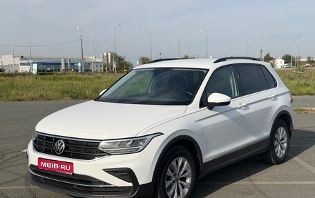Volkswagen Tiguan II, 2021 год, 3 000 000 рублей, 1 фотография