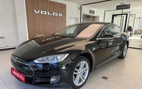 Tesla Model S I, 2014 год, 1 990 000 рублей, 1 фотография