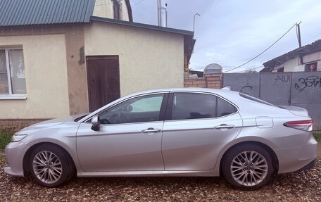 Toyota Camry, 2018 год, 2 800 000 рублей, 3 фотография
