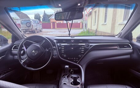 Toyota Camry, 2018 год, 2 800 000 рублей, 5 фотография