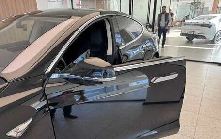 Tesla Model S I, 2014 год, 1 990 000 рублей, 19 фотография