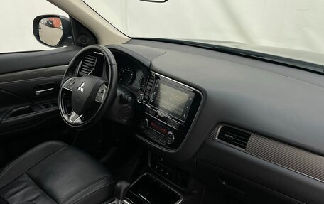 Mitsubishi Outlander III рестайлинг 3, 2019 год, 2 649 000 рублей, 10 фотография