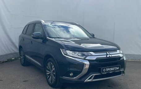 Mitsubishi Outlander III рестайлинг 3, 2019 год, 2 649 000 рублей, 3 фотография