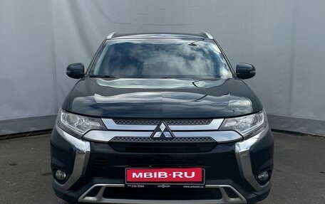 Mitsubishi Outlander III рестайлинг 3, 2019 год, 2 649 000 рублей, 2 фотография