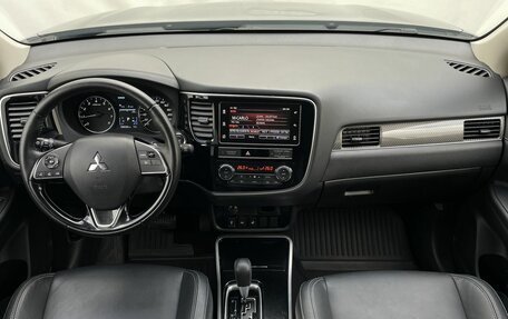 Mitsubishi Outlander III рестайлинг 3, 2019 год, 2 649 000 рублей, 14 фотография