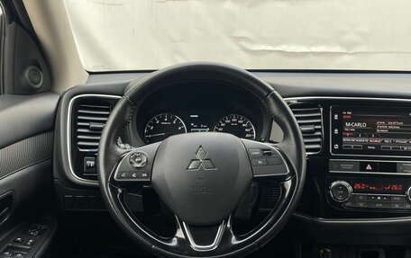 Mitsubishi Outlander III рестайлинг 3, 2019 год, 2 649 000 рублей, 15 фотография