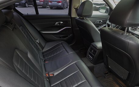 BMW 3 серия, 2019 год, 3 300 000 рублей, 11 фотография
