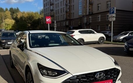 Hyundai Sonata VIII, 2021 год, 2 500 000 рублей, 1 фотография