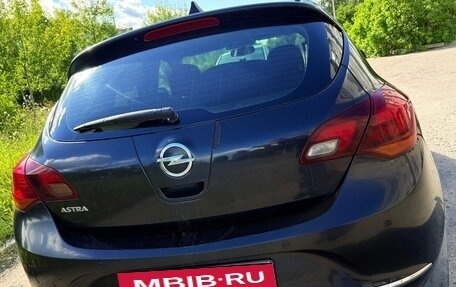 Opel Astra J, 2013 год, 800 000 рублей, 4 фотография