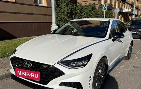 Hyundai Sonata VIII, 2021 год, 2 500 000 рублей, 3 фотография