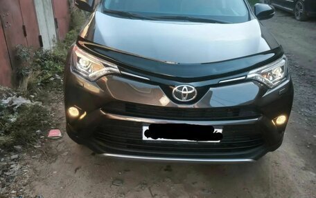 Toyota RAV4, 2019 год, 3 680 000 рублей, 2 фотография