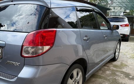 Toyota Matrix, 2004 год, 670 000 рублей, 3 фотография