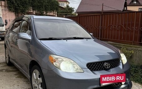 Toyota Matrix, 2004 год, 670 000 рублей, 10 фотография