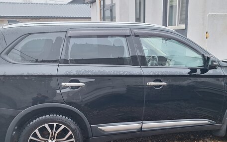Mitsubishi Outlander III рестайлинг 3, 2019 год, 2 200 000 рублей, 4 фотография