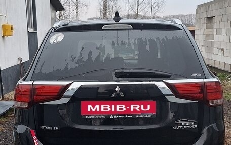 Mitsubishi Outlander III рестайлинг 3, 2019 год, 2 200 000 рублей, 2 фотография