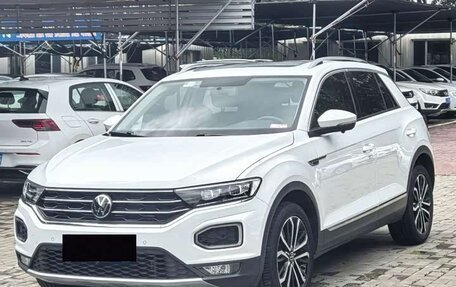 Volkswagen T-Roc I, 2023 год, 1 150 000 рублей, 1 фотография