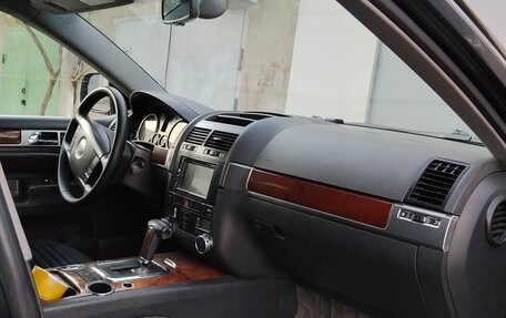Volkswagen Touareg III, 2005 год, 730 000 рублей, 5 фотография