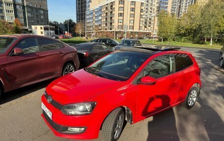 Volkswagen Polo VI (EU Market), 2011 год, 800 000 рублей, 2 фотография