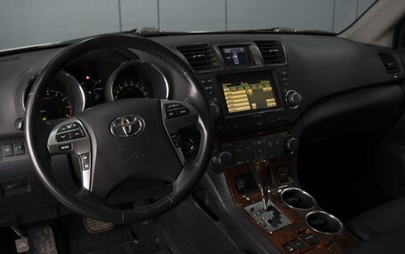 Toyota Highlander III, 2010 год, 2 180 000 рублей, 6 фотография