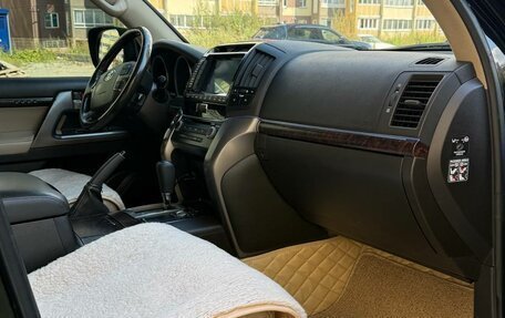 Toyota Land Cruiser 200, 2008 год, 2 980 000 рублей, 23 фотография