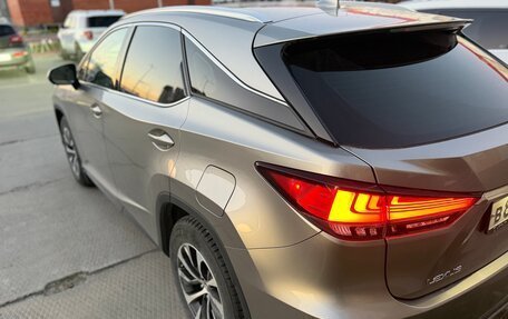 Lexus RX IV рестайлинг, 2019 год, 6 000 000 рублей, 4 фотография