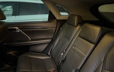 Lexus RX IV рестайлинг, 2019 год, 6 000 000 рублей, 10 фотография