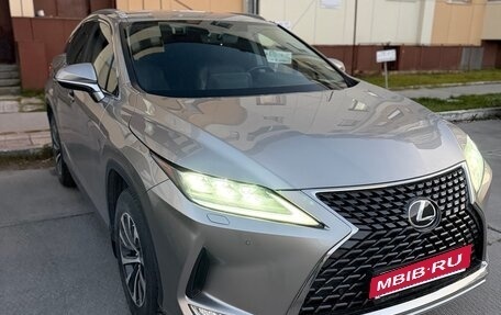 Lexus RX IV рестайлинг, 2019 год, 6 000 000 рублей, 2 фотография